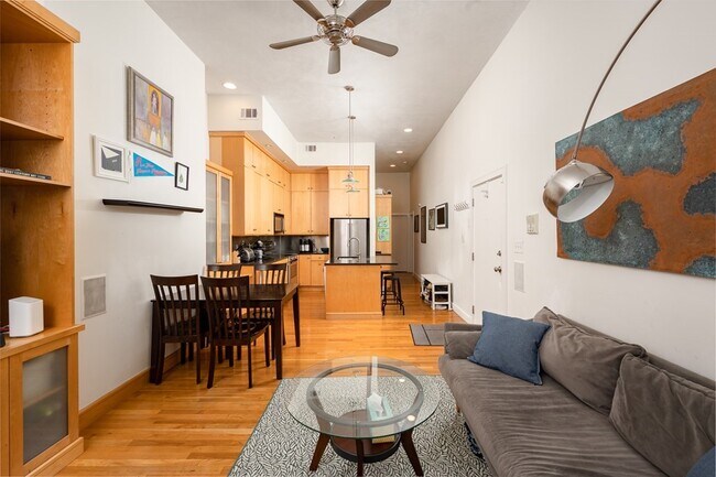 Building Photo - 758 Tremont St