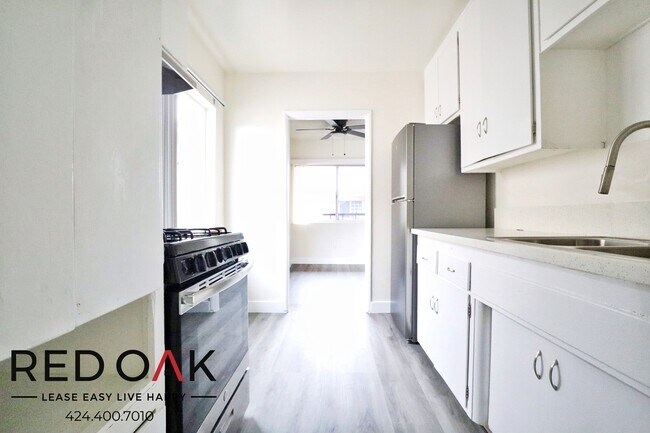 Building Photo - 3934 Gibraltar Ave Unit 9