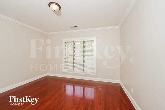 Foto del edificio - 6950 Meadow Ridge Dr
