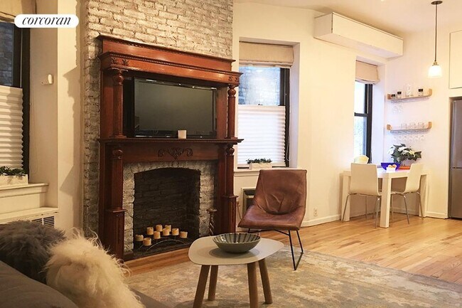 Foto del edificio - 105 W 77th St