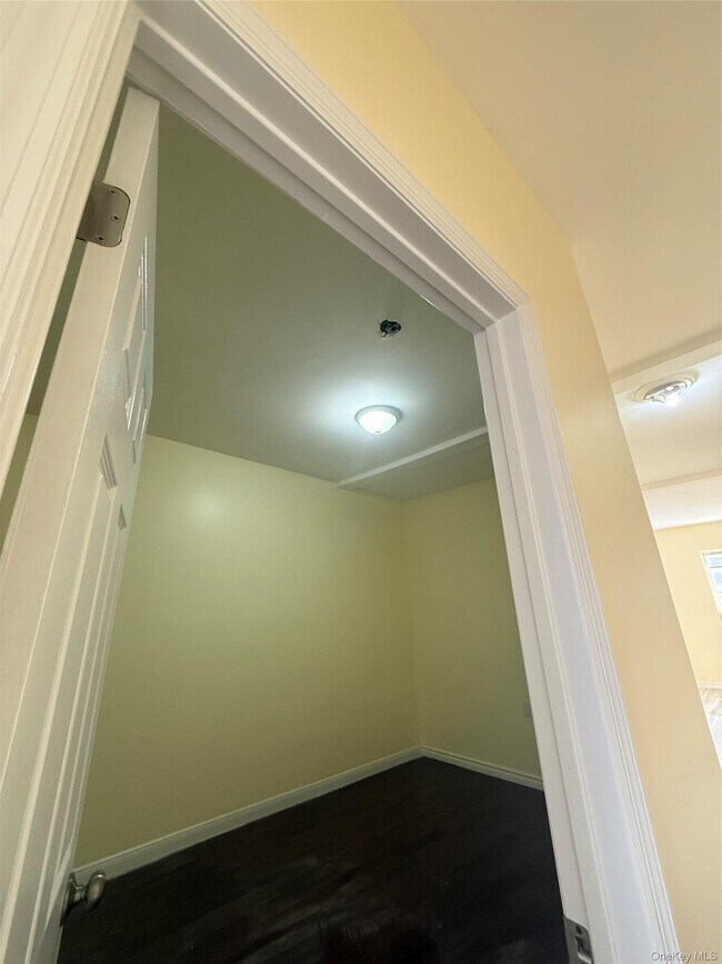 Foto del edificio - 168-42 Liberty Ave