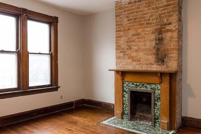 Building Photo - 1136 Park Ave