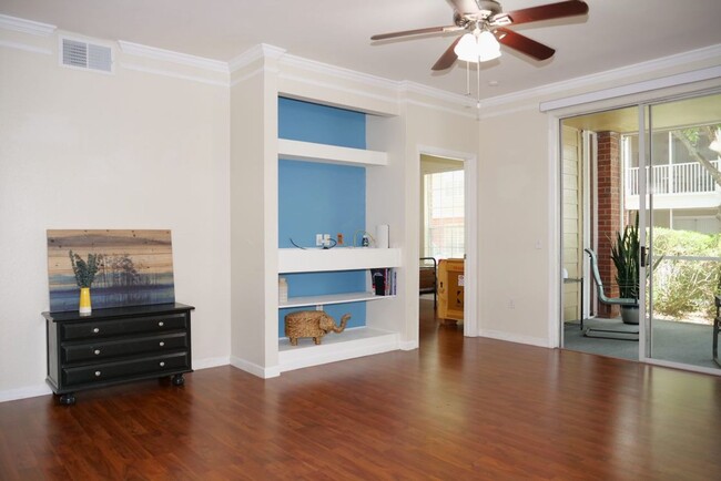 Foto del edificio - Upgraded Condo in Gated Community of Plant...