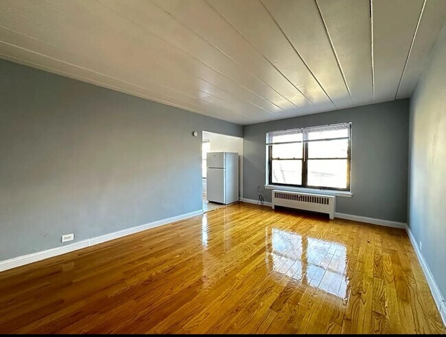 Foto del edificio - 1360 W Touhy Ave