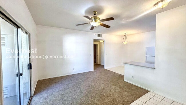 Foto del edificio - 5655 E Sahara Ave