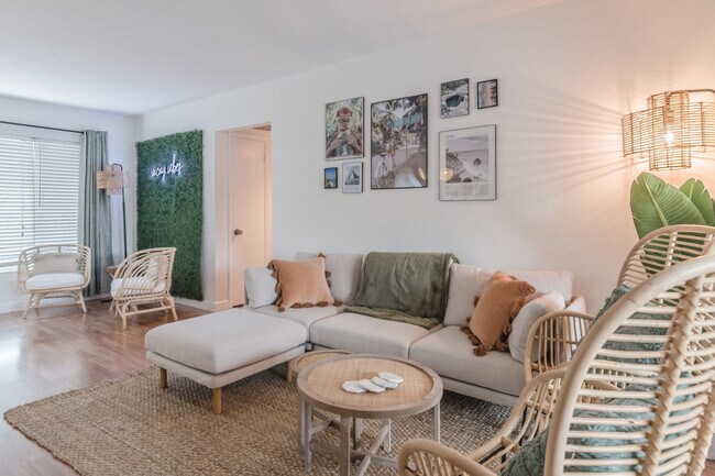 Foto del edificio - 1321 Chesterfield Dr