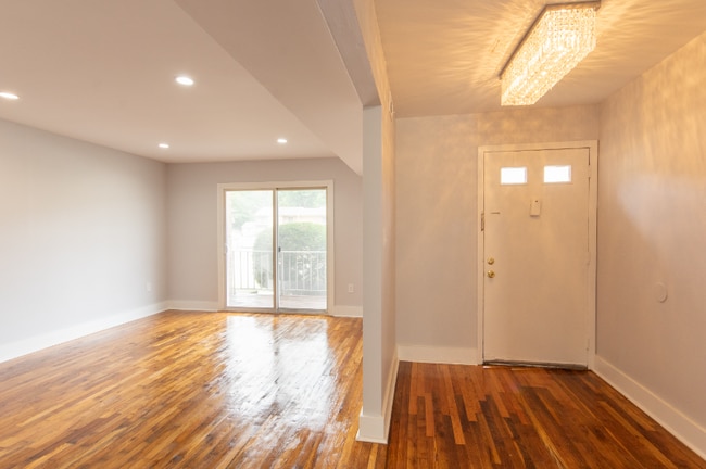 Foto del edificio - 1903 Country Ln
