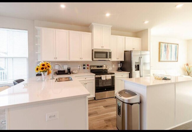 Foto del edificio - 7824 Yona Ct