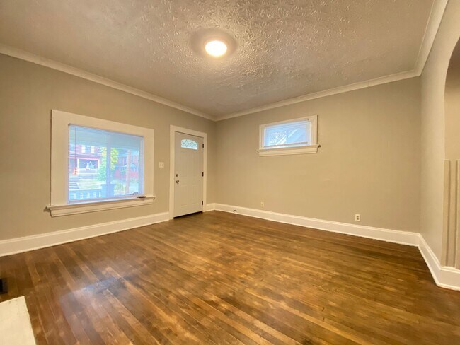 Foto del edificio - 412-414 Neal Ave.