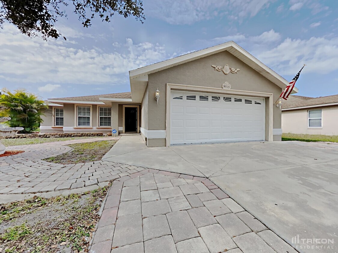 Foto principal - 9515 27th Ave E
