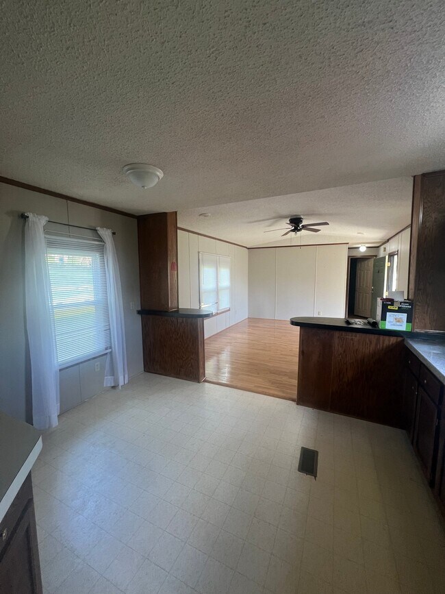 Foto del edificio - 3391 Bandy Rd