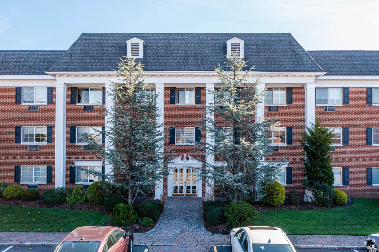 Summit House Apartments in West Orange, NJ