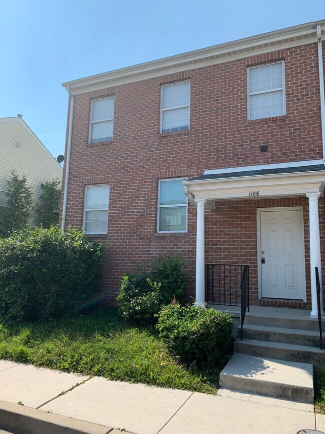 Building Photo - 1106 N Parrish St