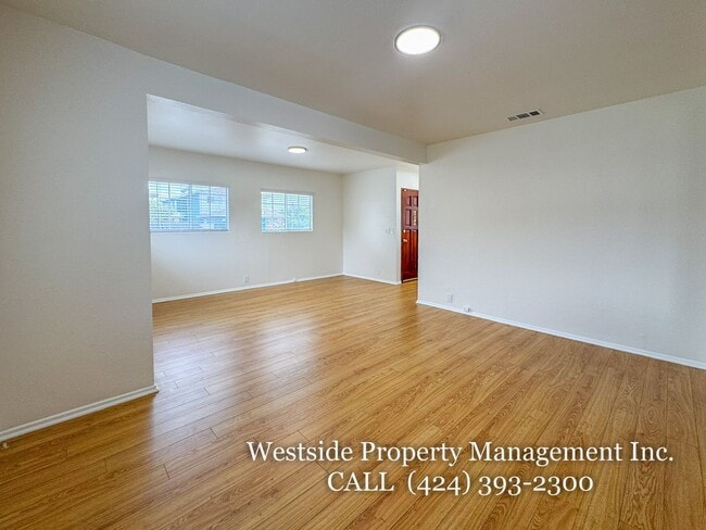 Building Photo - 4459 W 136th St