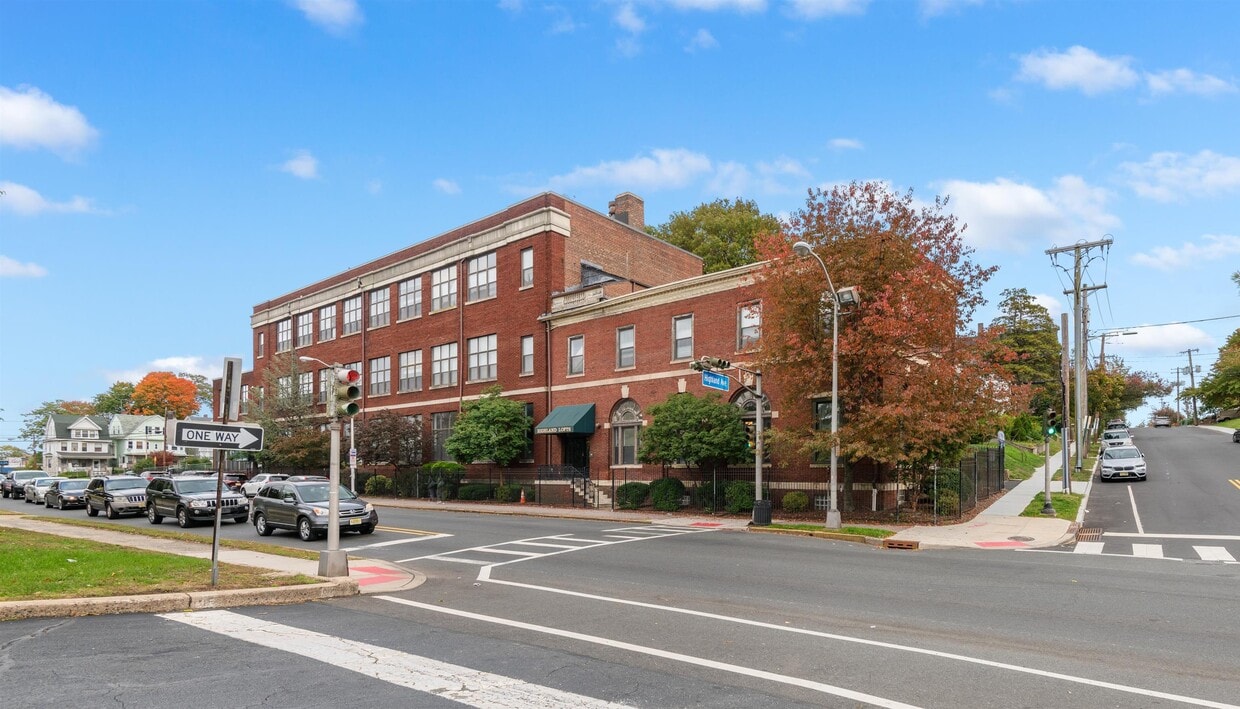 350 Scotland Rd Unit 105, Orange, NJ 07105 Condo for Rent in Orange, NJ