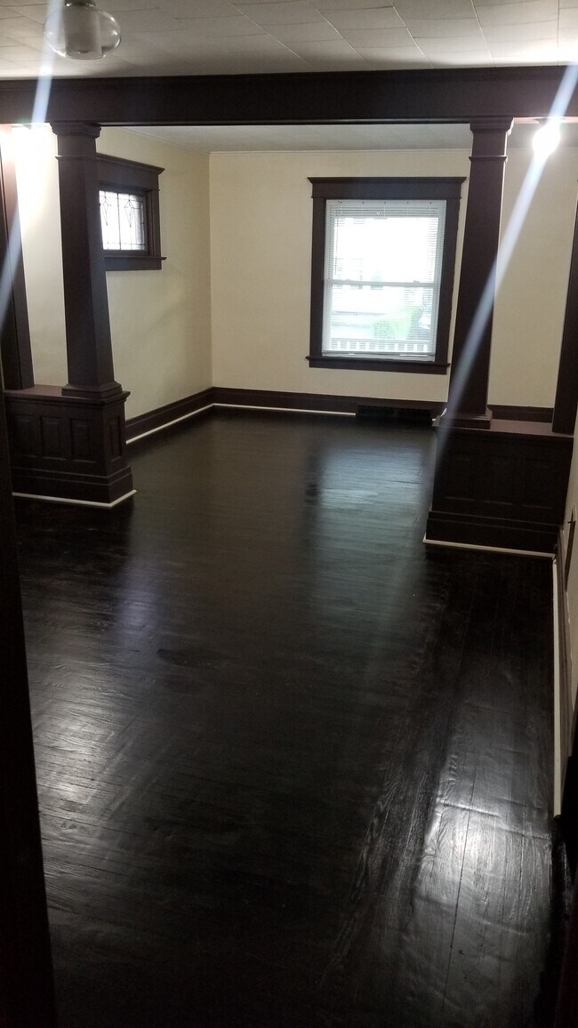 Living room - 91 Ross Ave