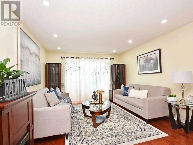 Building Photo - 16 Judith Crescent