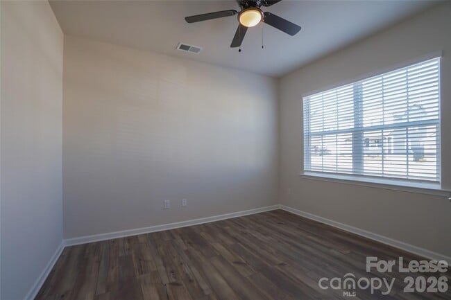 Building Photo - 1406 Caracara Ct