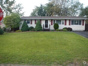 Building Photo - 130 Brookview Ln