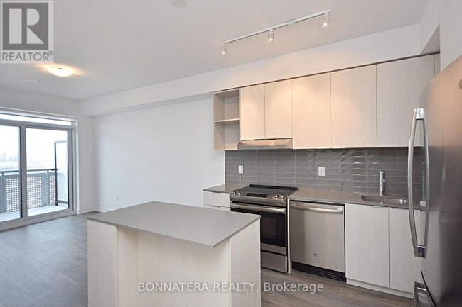 Photo du bâtiment - 2520 Eglinton Ave W