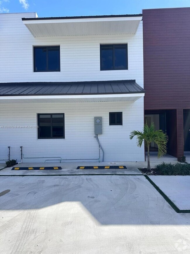 Building Photo - 936 NW 10th St
