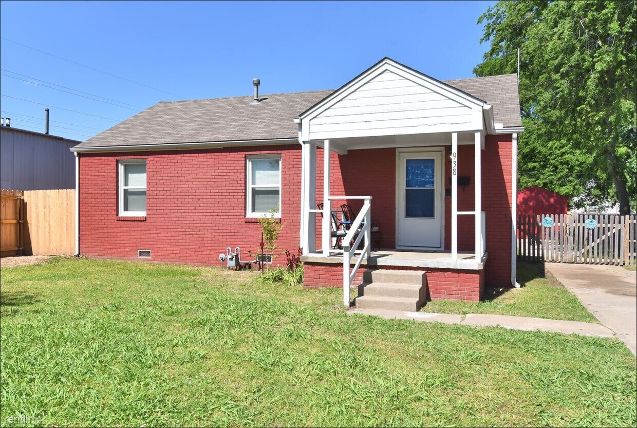 Primary Photo - 3 br, 1 bath House - 938 S Vandalia Ave