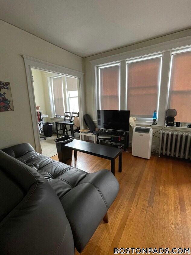 Primary Photo - 1163 Boylston St