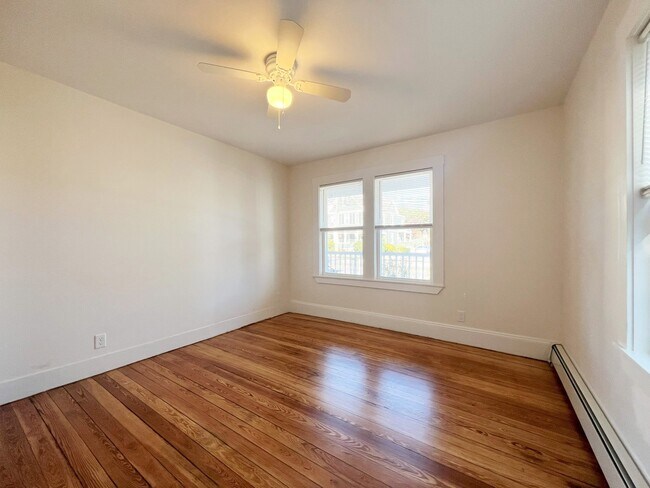 Foto del edificio - 1832 River St