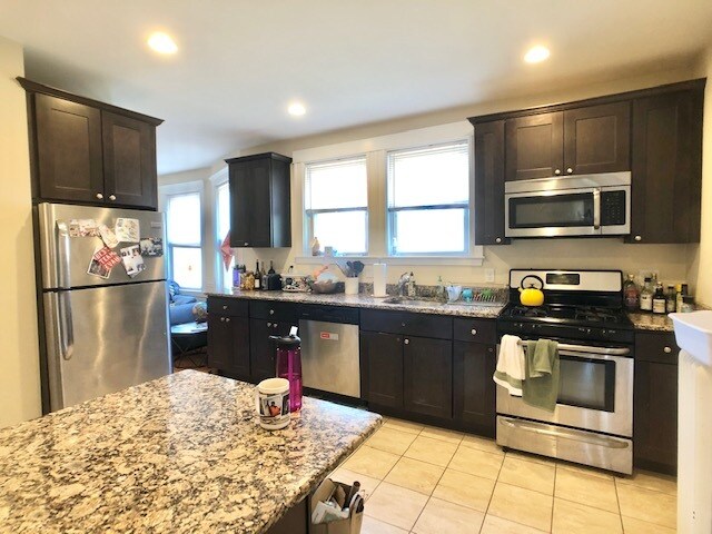 Building Photo - 58 Atkins St