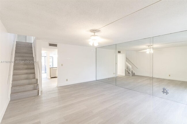 Foto del edificio - 5209 SW 40th Ave