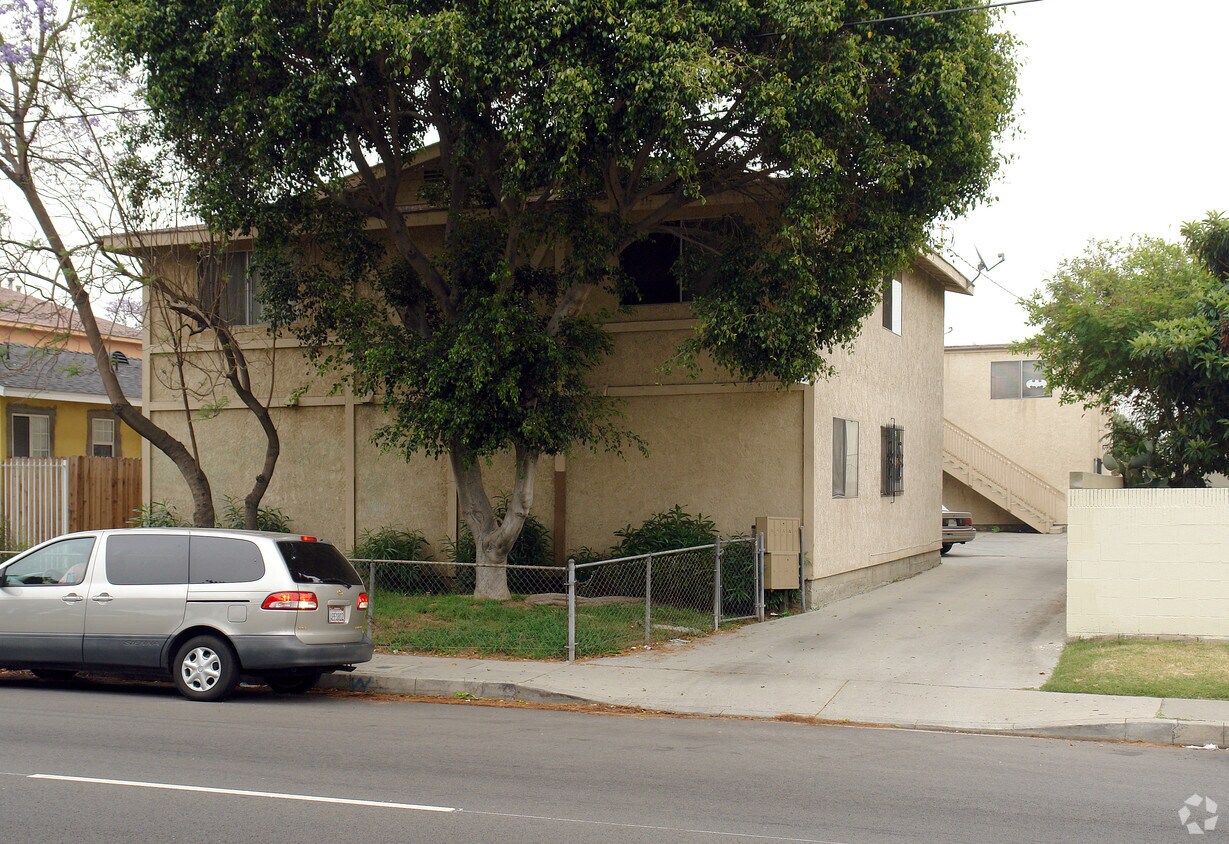 Foto principal - 13314 S Vermont Ave