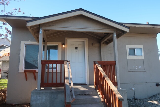 Building Photo - 220 Methow St