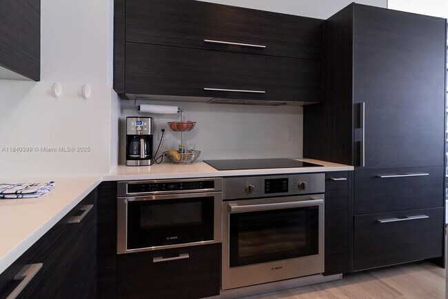 Foto del edificio - 45 SW 9th St