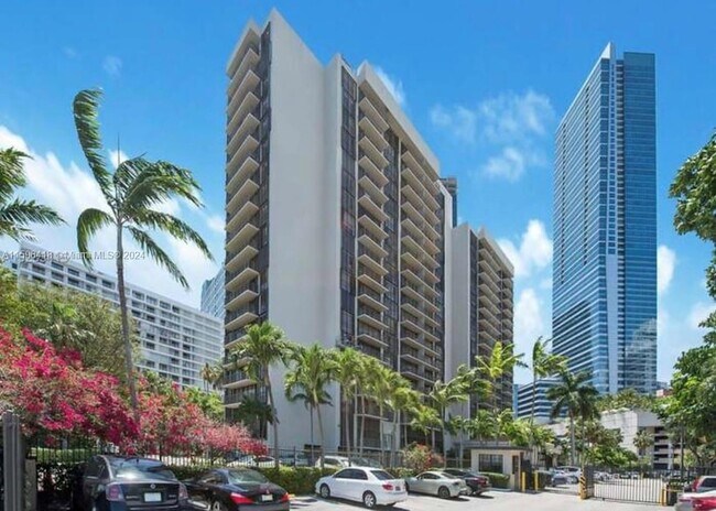 Foto del edificio - 1450 Brickell Bay Dr Unit 1505