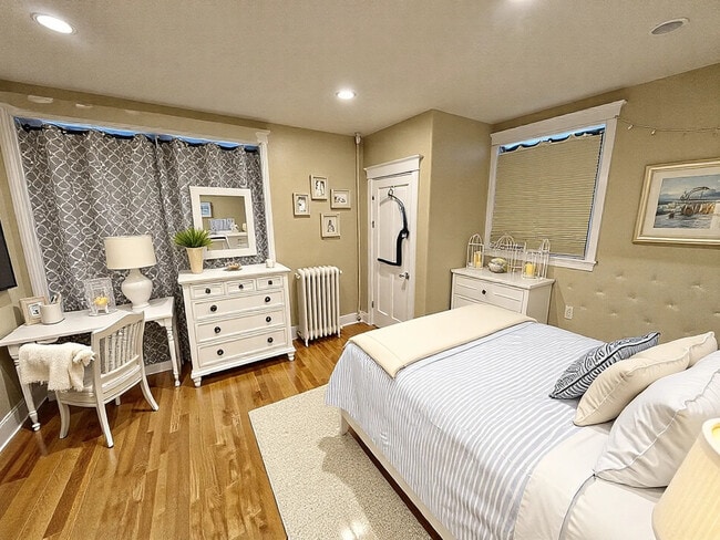 Building Photo - 56 Egmont St