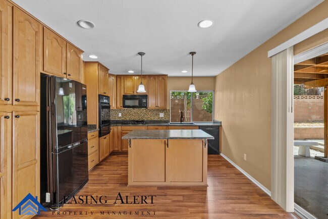 Building Photo - 37469 3rd St E