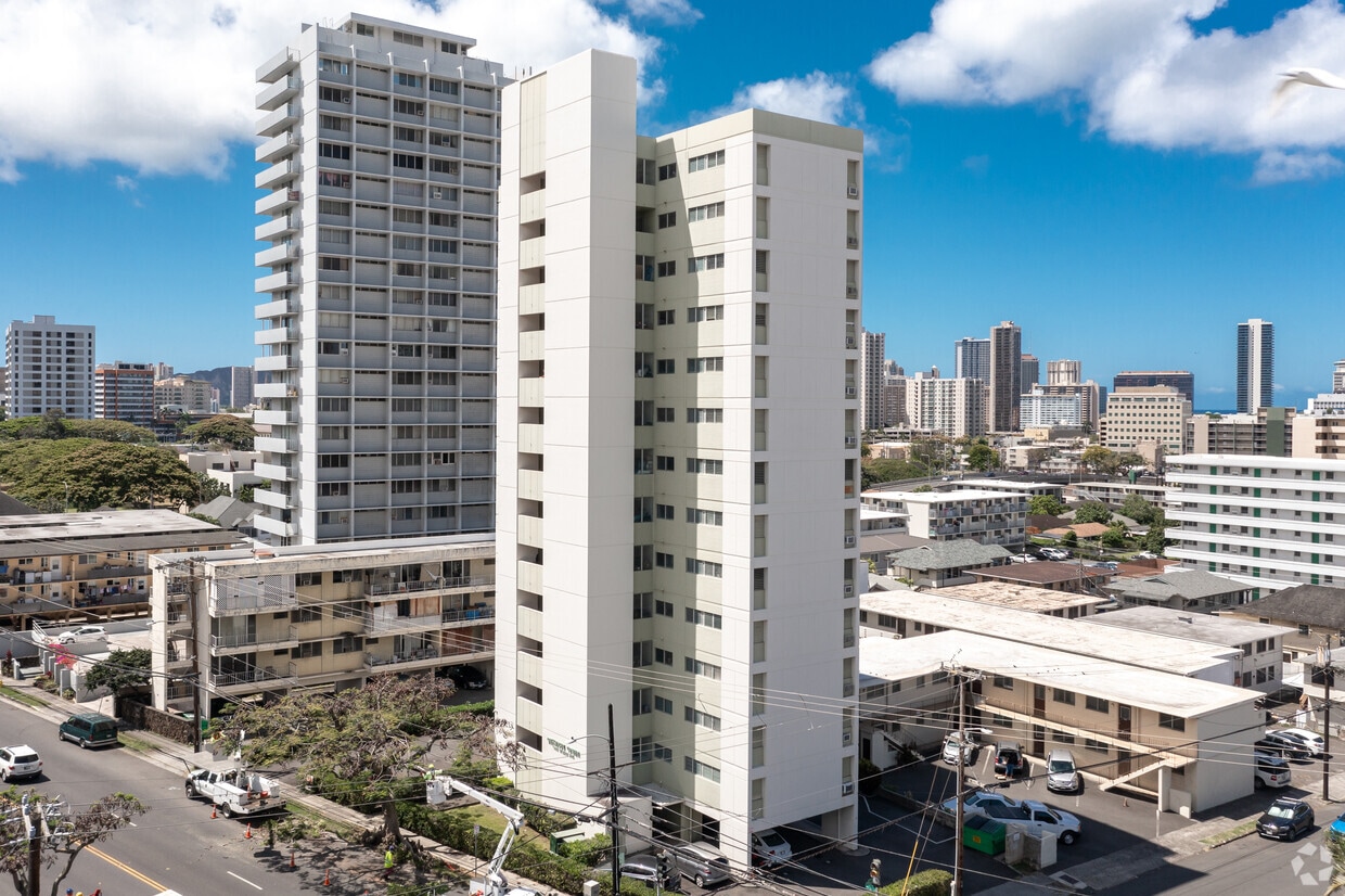 Primary Photo - Bellevue Towers