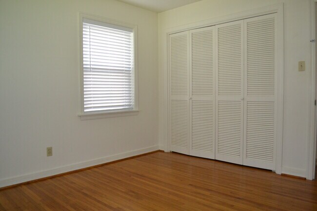 Bedroom - 9407 W Markham St