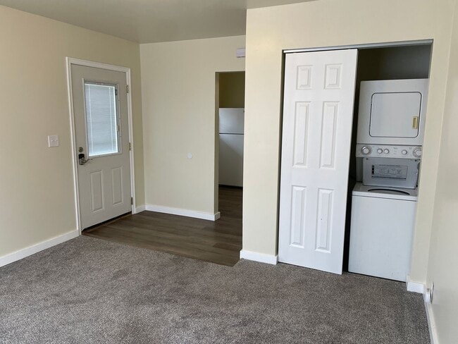 Building Photo - 251 W 100 N