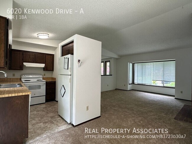 Foto del edificio - 6020 Kenwood Dr