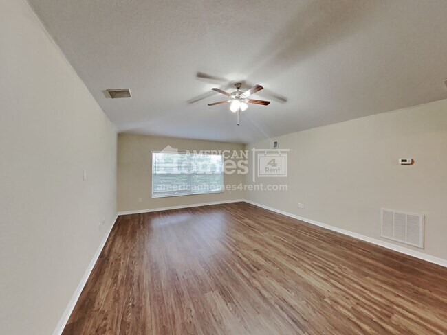 Building Photo - 10442 Deerberry Drive