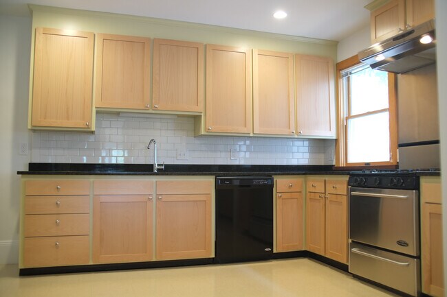 Building Photo - 115 Longwood Ave