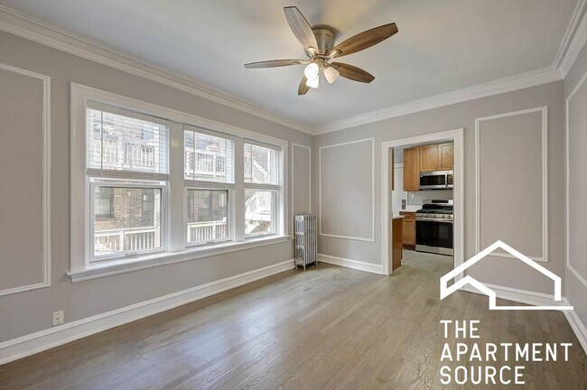 Foto del edificio - 1352 W Carmen Ave