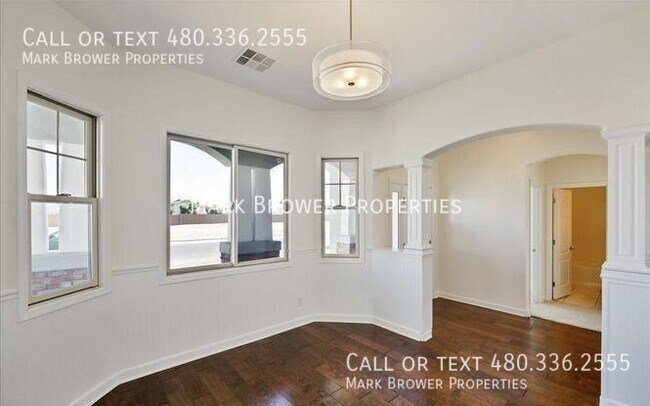 Building Photo - 11423 W La Reata Ave