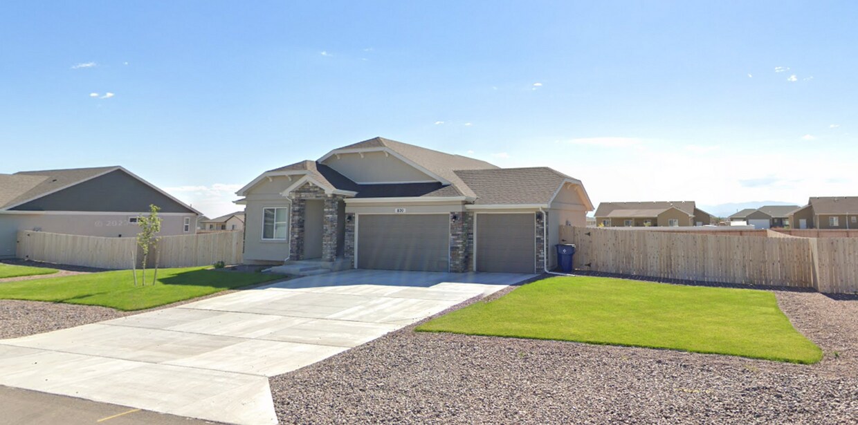Primary Photo - Beautiful Ranch Style Home in Pueblo West