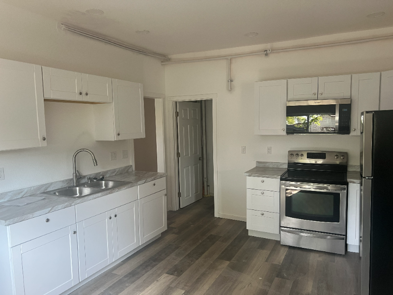 Primary Photo - 325 1st Ave