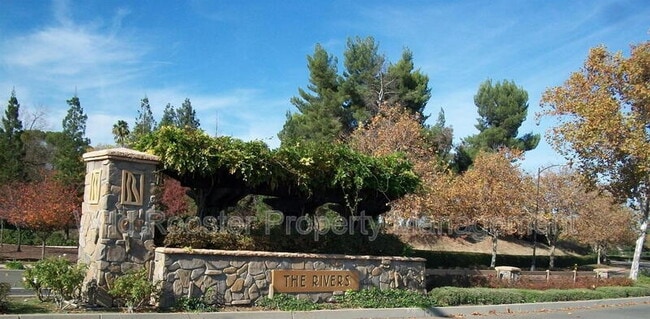 Building Photo - 400 Regatta Ln