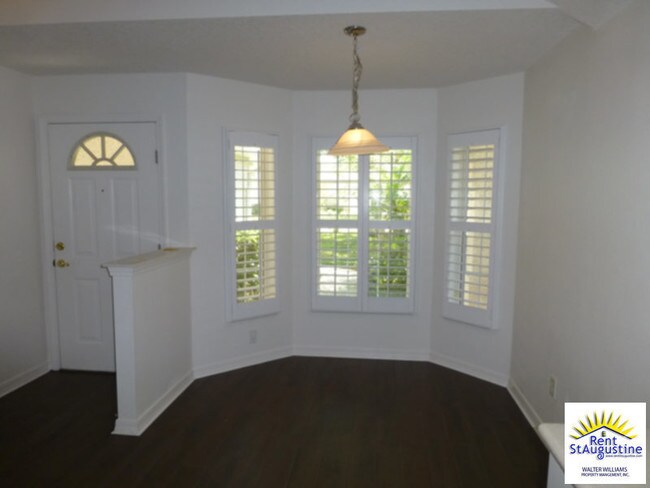 Foto del edificio - 229 Lions Gate Dr