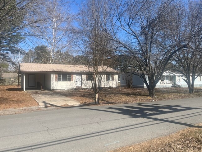 Building Photo - 50 Brewer St