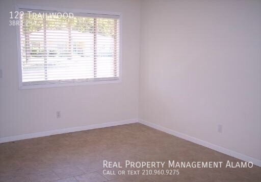 Foto del edificio - 122 Trail Wood